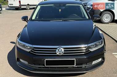 Седан Volkswagen Passat 2018 в Тернополі