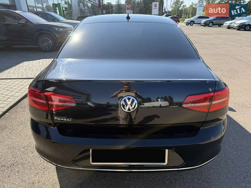 Седан Volkswagen Passat 2018 в Тернополе