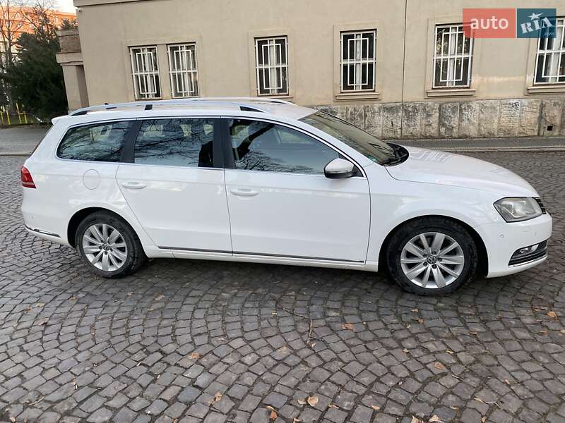 Универсал Volkswagen Passat 2011 в Ужгороде