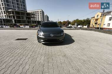 Седан Volkswagen Passat 2012 в Львове