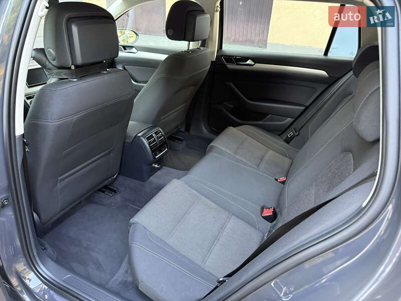 Універсал Volkswagen Passat 2014 в Івано-Франківську