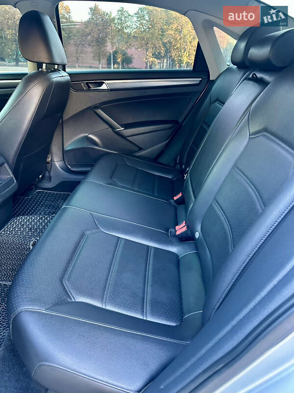 Седан Volkswagen Passat 2016 в Лозовой фото 22 Седан Volkswagen Passat 2016 в Лозовой