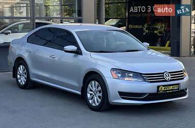 Седан Volkswagen Passat 2014 в Ивано-Франковске