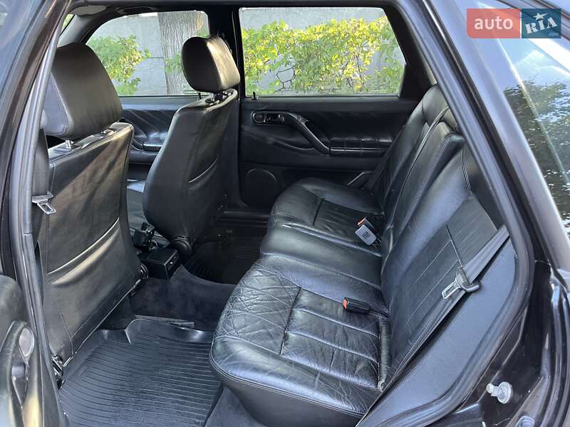 Седан Volkswagen Passat 1994 в Днепре