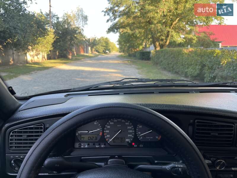 Седан Volkswagen Passat 1994 в Днепре