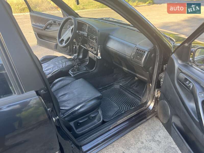 Седан Volkswagen Passat 1994 в Днепре