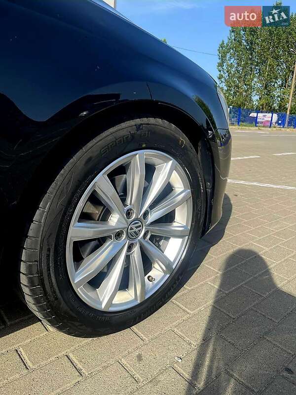 Універсал Volkswagen Passat 2012 в Ковелі