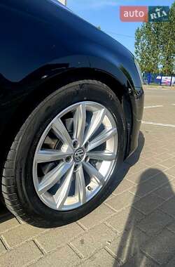 Универсал Volkswagen Passat 2012 в 