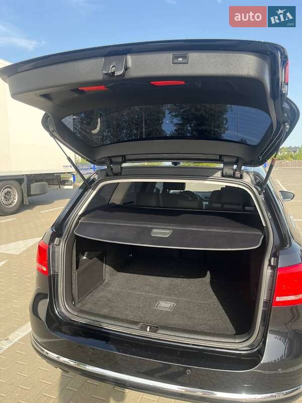 Універсал Volkswagen Passat 2012 в Ковелі