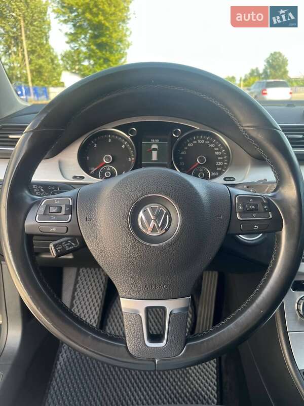 Універсал Volkswagen Passat 2012 в Ковелі