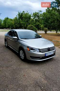 Седан Volkswagen Passat 2012 в Чугуєві