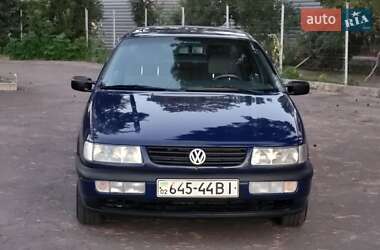 Седан Volkswagen Passat 1994 в 