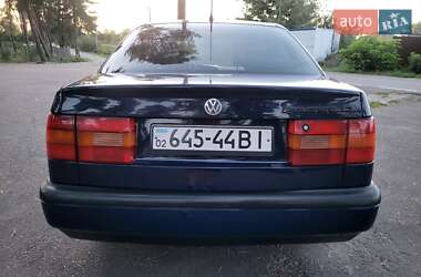 Седан Volkswagen Passat 1994 в 