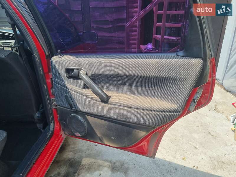 Универсал Volkswagen Passat 1992 в Умани