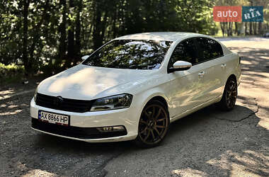 Седан Volkswagen Passat 2011 в Харкові