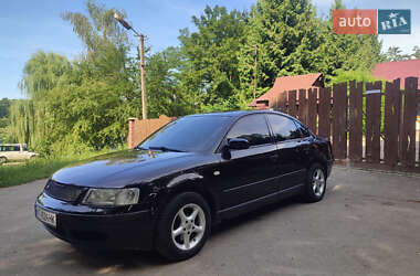 Седан Volkswagen Passat 2000 в Тлумаче