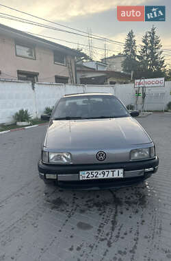 Седан Volkswagen Passat 1991 в Чернівцях