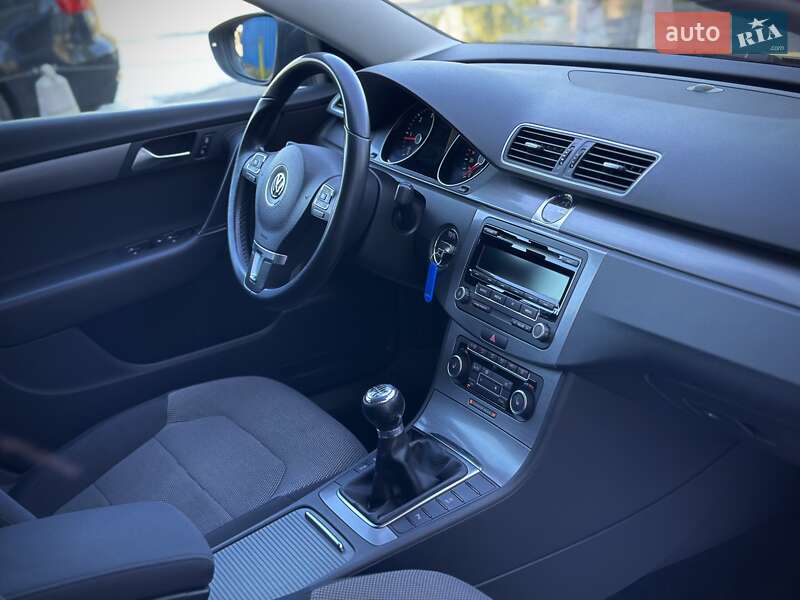 Универсал Volkswagen Passat 2011 в Сумах