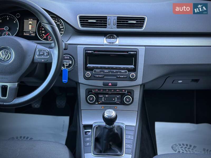 Универсал Volkswagen Passat 2011 в Сумах