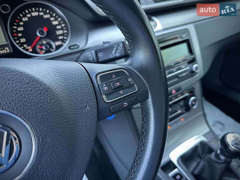 Универсал Volkswagen Passat 2011 в Сумах