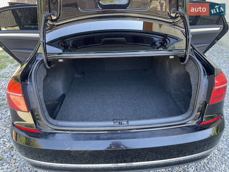 Седан Volkswagen Passat 2016 в Черновцах