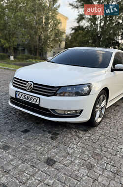 Седан Volkswagen Passat 2014 в Харькове