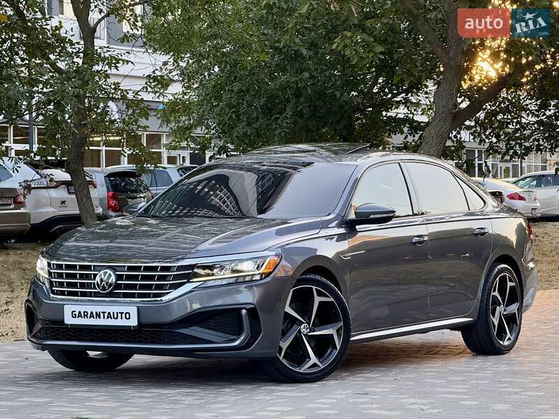 Седан Volkswagen Passat 2020 в Одессе