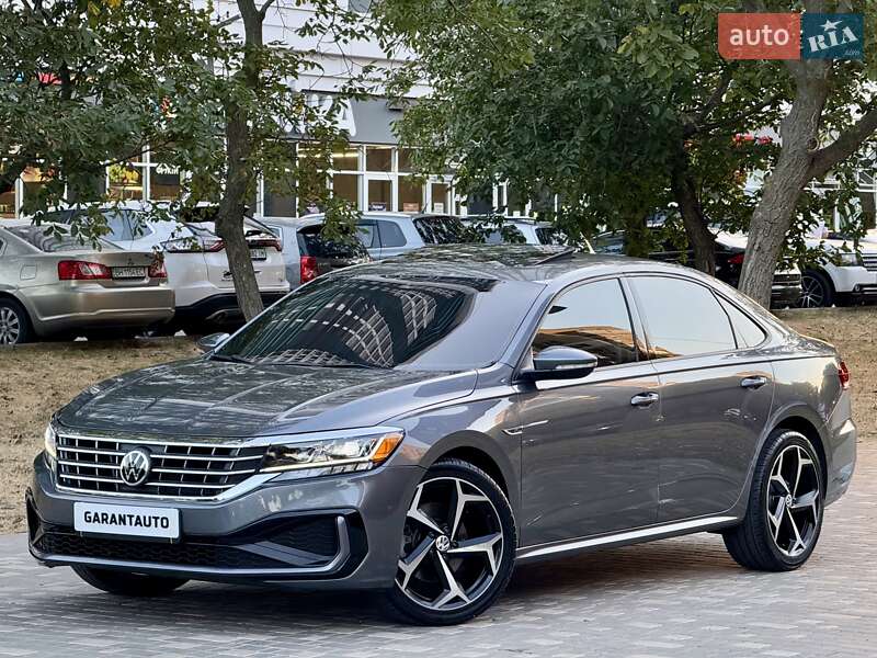 Седан Volkswagen Passat 2020 в Одессе