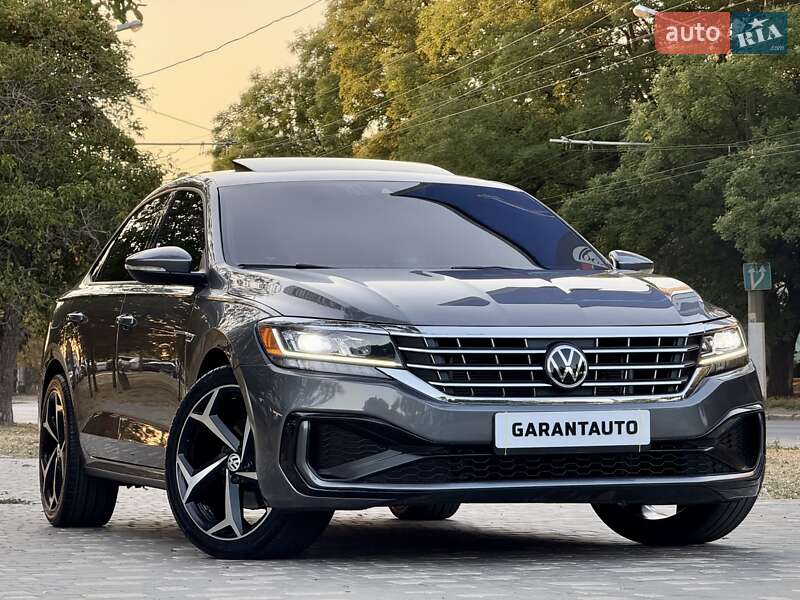Седан Volkswagen Passat 2020 в Одессе