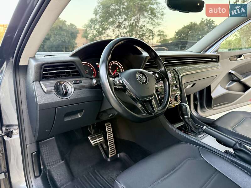 Седан Volkswagen Passat 2020 в Одессе