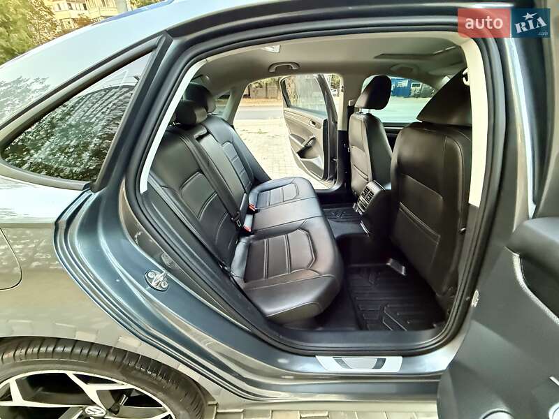 Седан Volkswagen Passat 2020 в Одессе