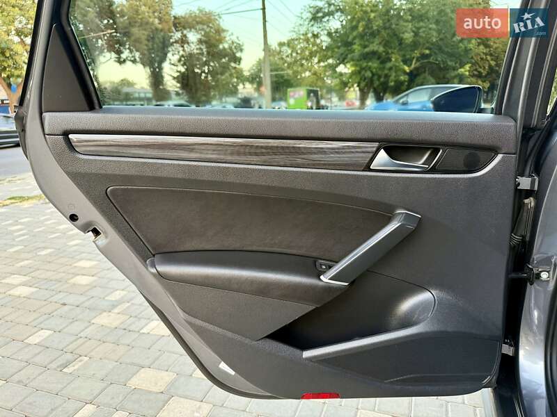 Седан Volkswagen Passat 2020 в Одессе