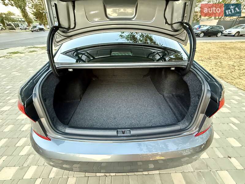 Седан Volkswagen Passat 2020 в Одессе