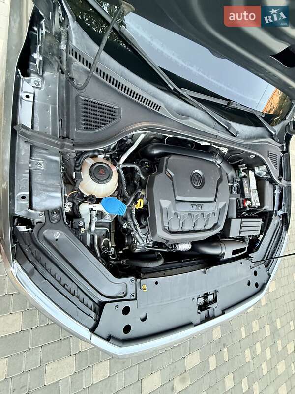 Седан Volkswagen Passat 2020 в Одессе