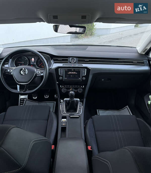Универсал Volkswagen Passat 2017 в Житомире фото 39 Универсал Volkswagen Passat 2017 в Житомире