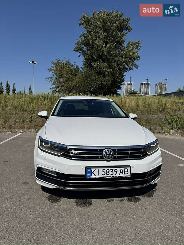 Универсал Volkswagen Passat 2018 в Киеве