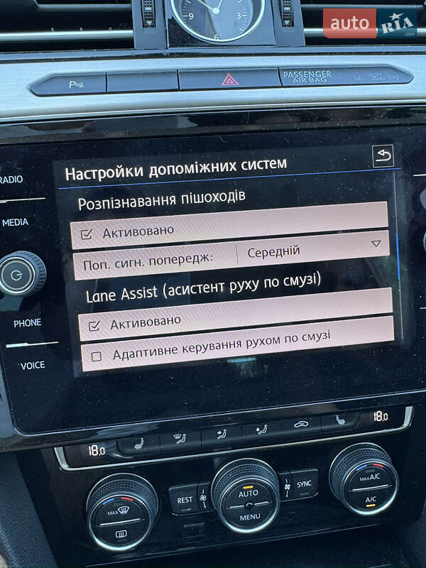 Универсал Volkswagen Passat 2018 в Киеве