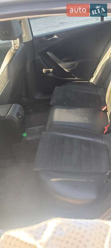Седан Volkswagen Passat 2005 в Городенке