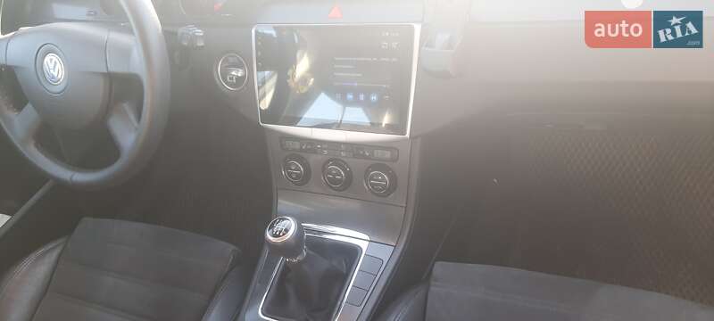 Седан Volkswagen Passat 2005 в Городенке