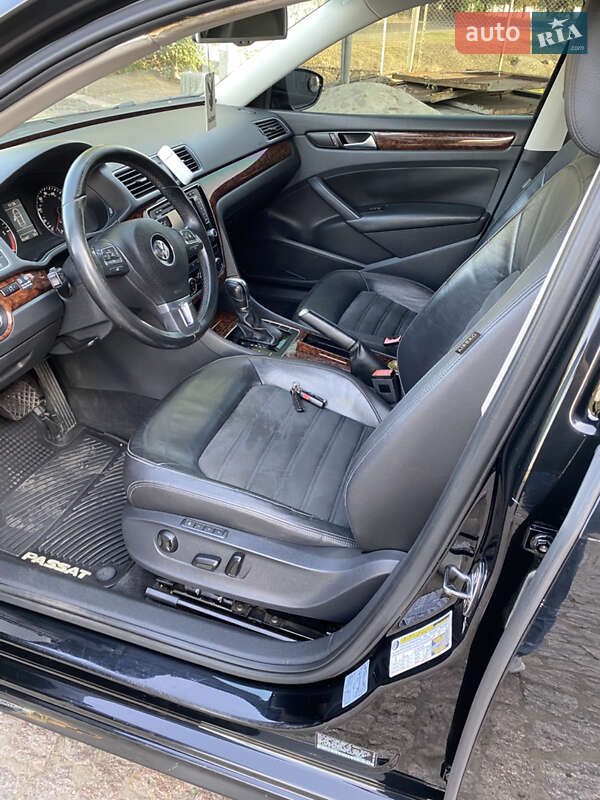 Седан Volkswagen Passat 2012 в Кривом Роге