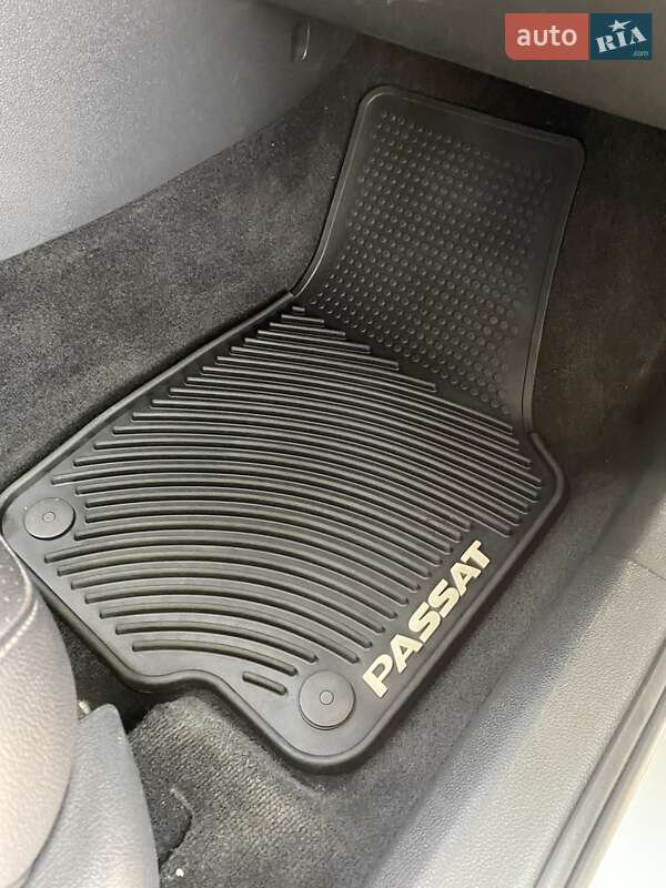 Седан Volkswagen Passat 2013 в Киеве