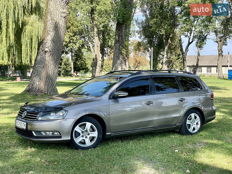 Универсал Volkswagen Passat 2011 в Хмельницком