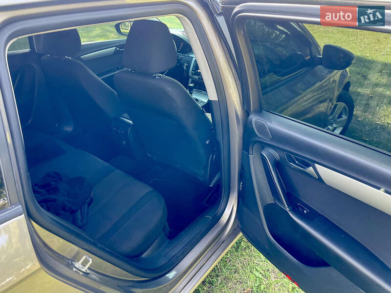 Универсал Volkswagen Passat 2011 в Хмельницком