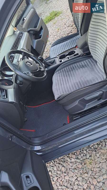 Седан Volkswagen Passat 2015 в Бучачі