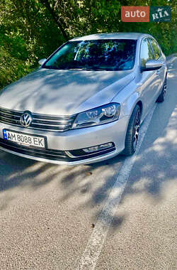 Седан Volkswagen Passat 2012 в Коростені