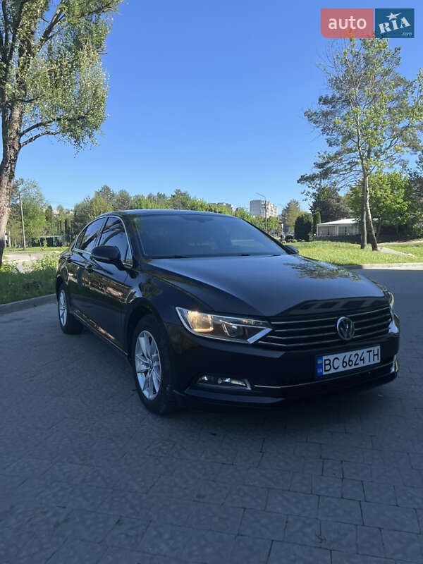 Седан Volkswagen Passat 2017 в Львове