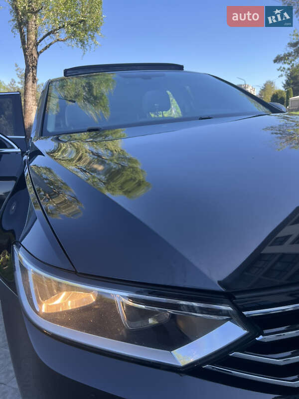 Седан Volkswagen Passat 2017 в Львове