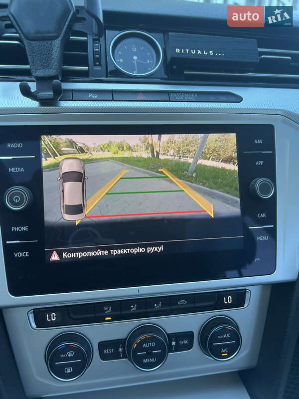 Седан Volkswagen Passat 2017 в Львове