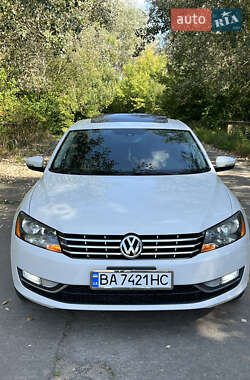 Седан Volkswagen Passat 2014 в Ровно