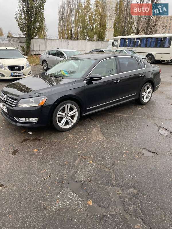 Седан Volkswagen Passat 2012 в Киеве